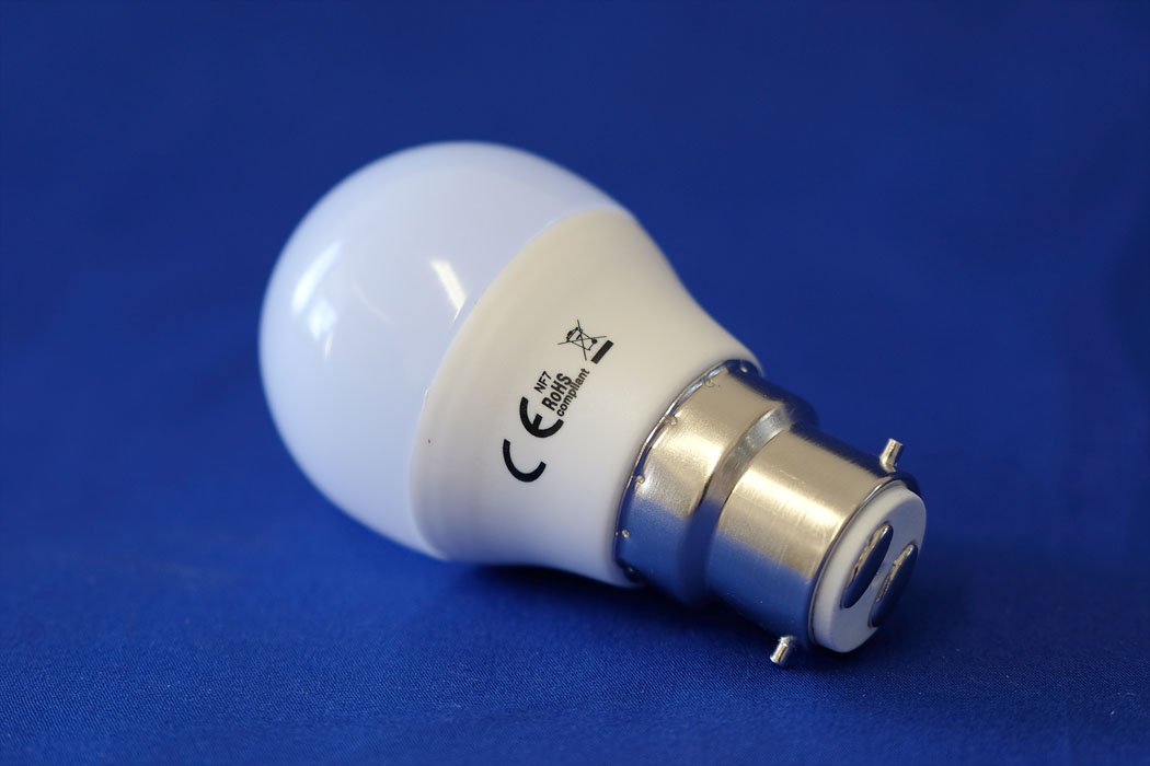 GOLF LED Light Bulb 5 Watt B22 Daylight from the Batteryworldshop.com