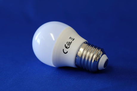GOLF LED Light Bulb 5 Watt E27 Warm White from the Batteryworldshop.com